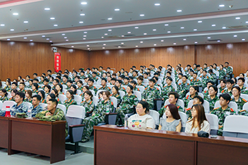 球速体育平台师生集体收看并热议纪念中国人民抗日战争暨世界反法西斯战争胜利80周年大会